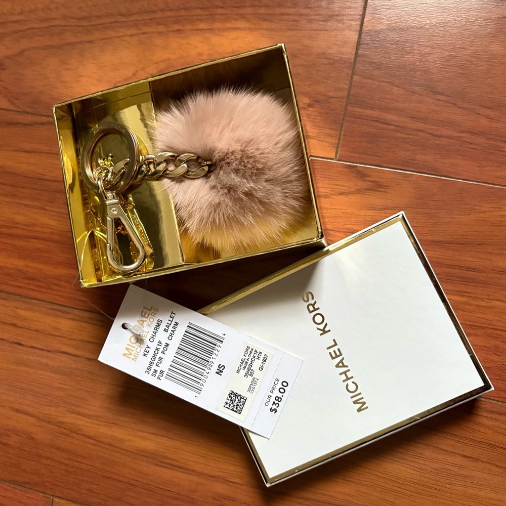 MK Key Charms fur Pom